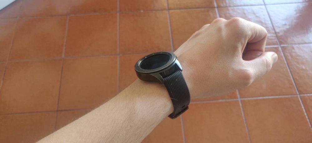 Samsung Galaxy Watch (42mm) Midnight Black – Faulty Battery64738637571203121