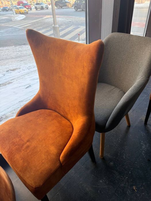 РОЗПРОДАЖ меблів для кафе та кав'ярень