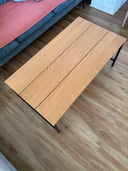 Mesa de centro JYSK Tebstrub em perfeito estado de conservação.