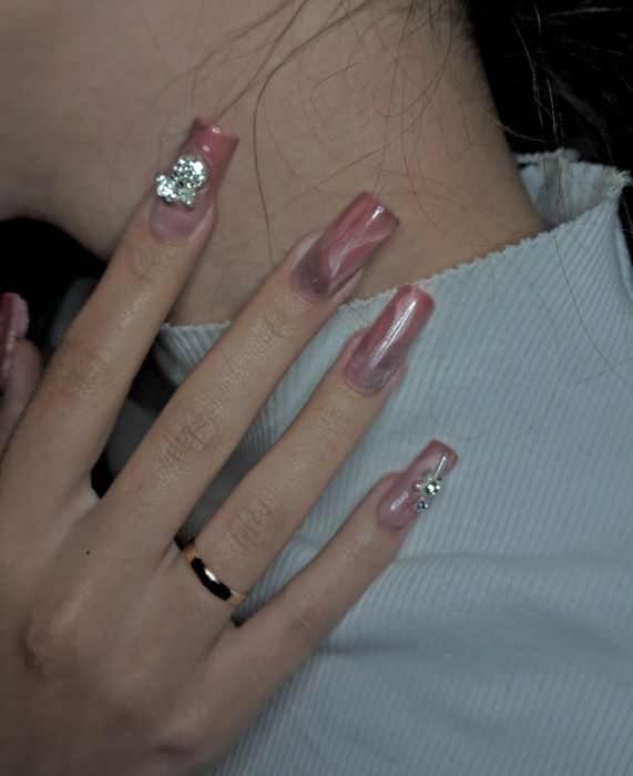 Манікюр корекція нарощення педікюр сихів