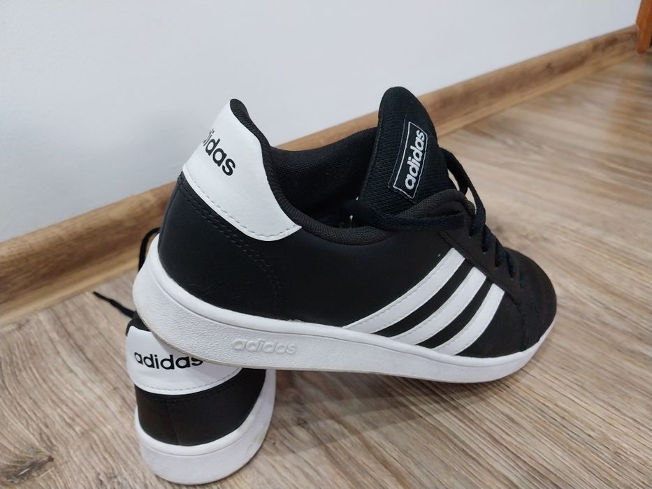 Buty sportowe młodzieżowe  adidas