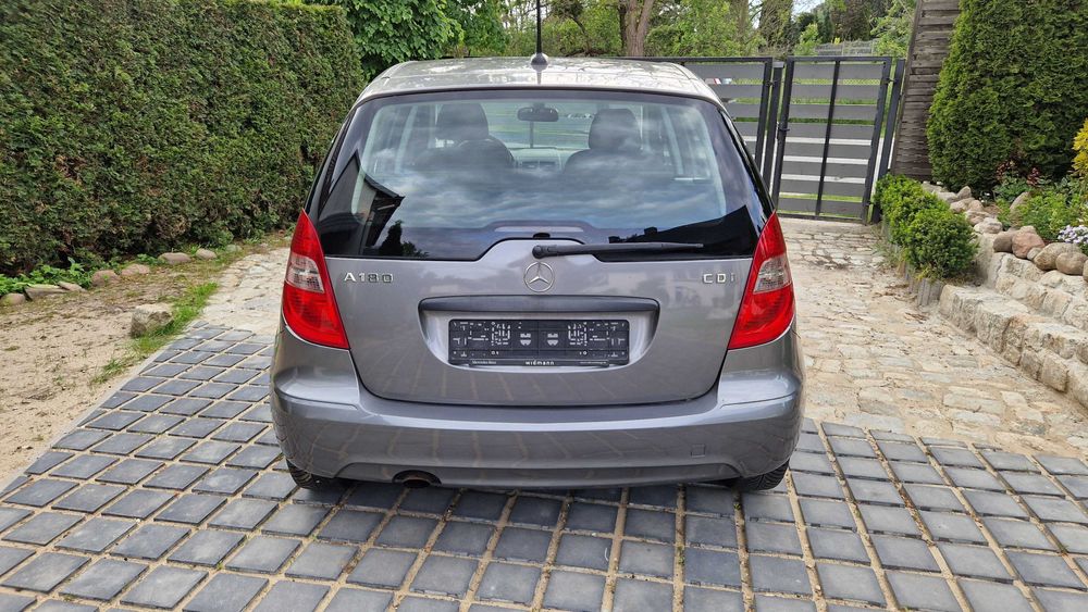Mercedes A180 2010r