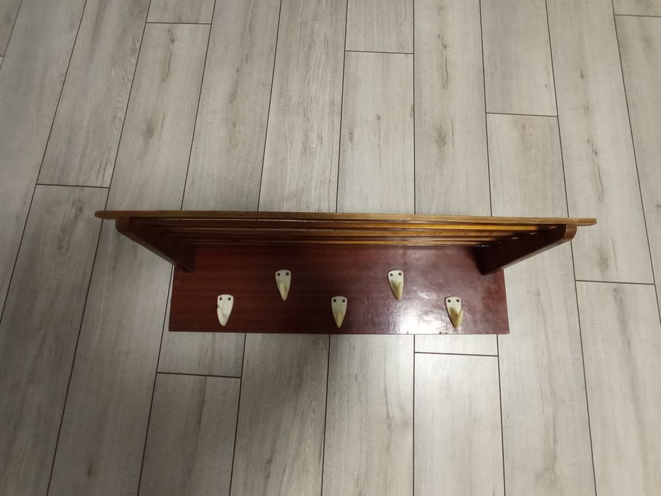 Вішалка для одягу