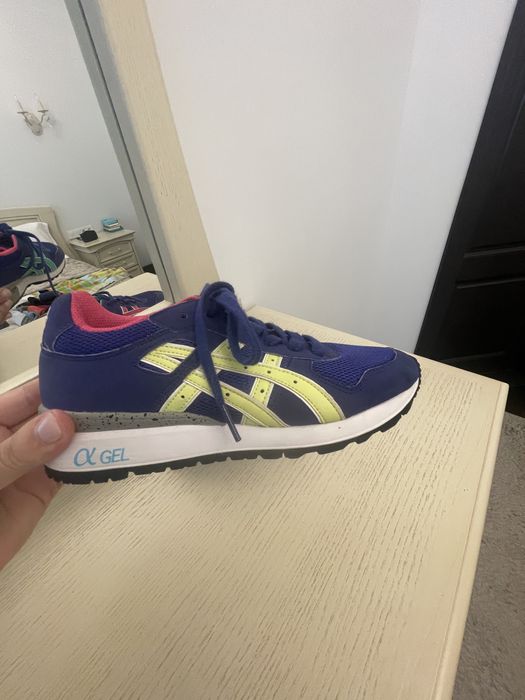 Кросівки     ASICS