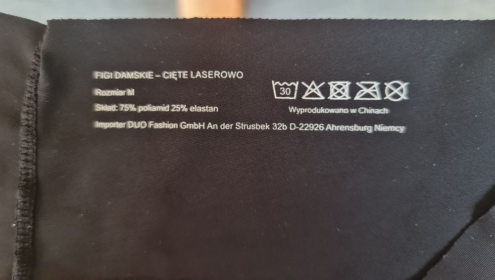 2x figi damskie cięte laserowo