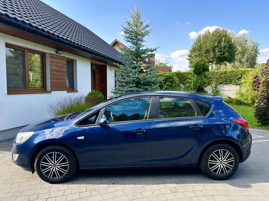 Astra J super stan 2011 rok 1,4  /Zamiana na inne auto też/