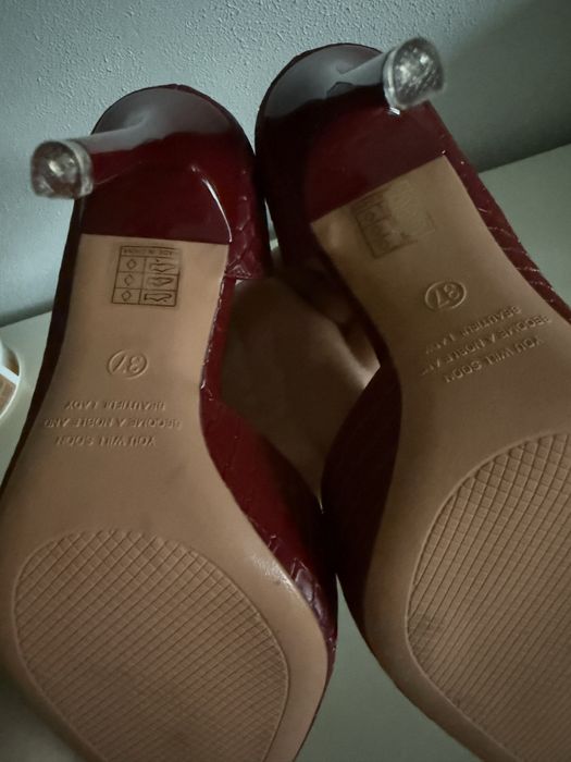 Продам жіночі лабутени