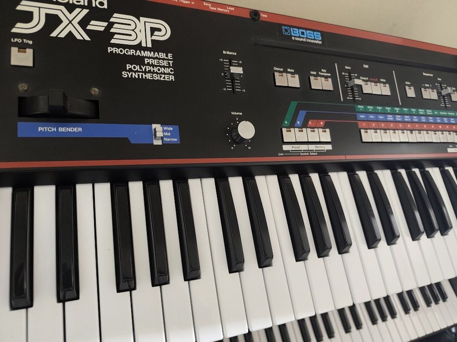 Roland JX3P + PG200 poucos dias aproveite