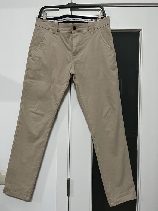 Calças sarja, marca Tommy