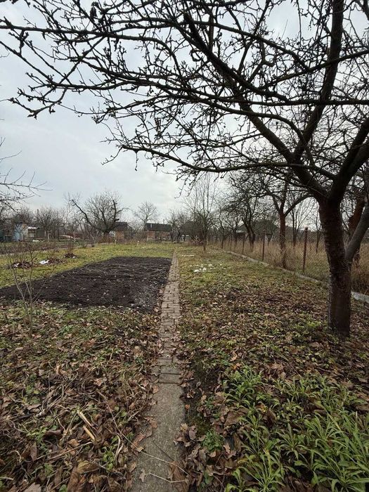 Продається дача в місті (р-н Хоткевича)