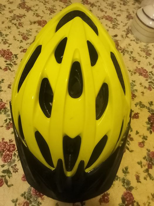 Capacete para bicicleta tamanho 54cm/58cm marca  BERG