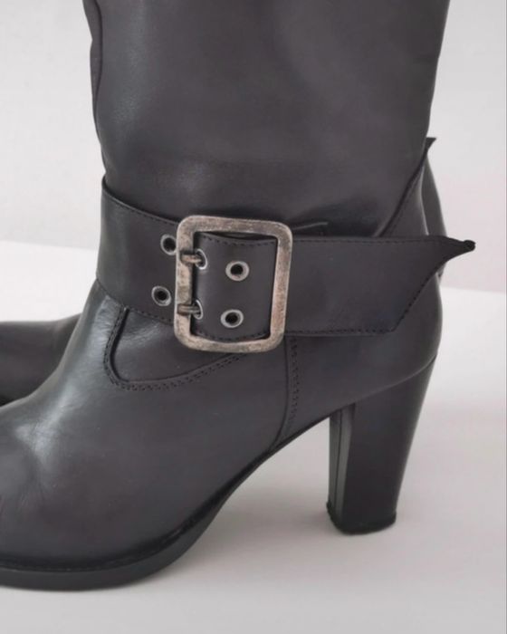 Botas pretas cano alto - Daniela Lima 40