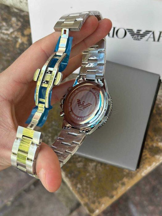 Годинник Armani срібний з чорним циферблатом