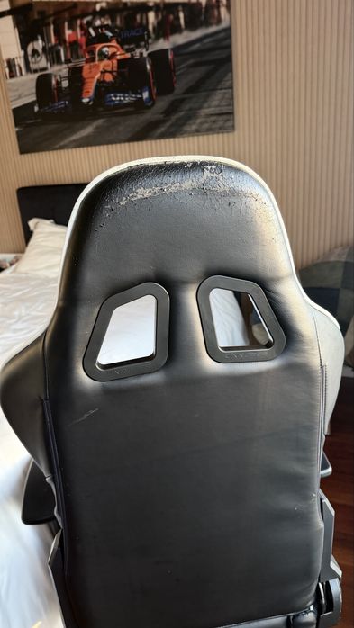 Cadeira Gaming DXRacer Fórmula F08 - Preto / Branco