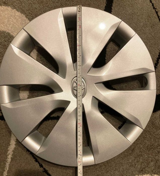 Kołpaki dekle samochodowe na felgi 15 cali 15" oryginalne Toyota