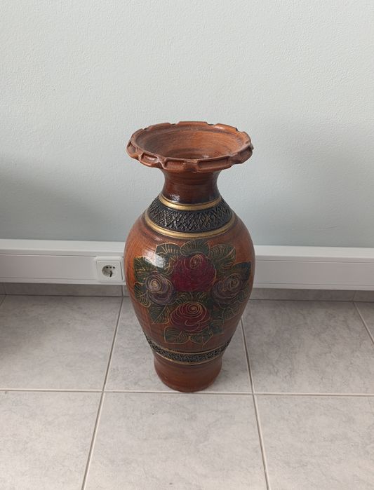 Vaso decorativo em barro