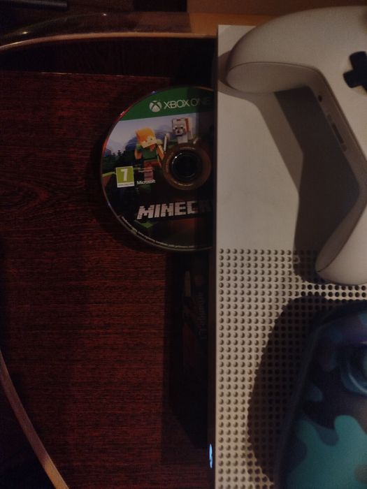 Продаю Xbox one s
