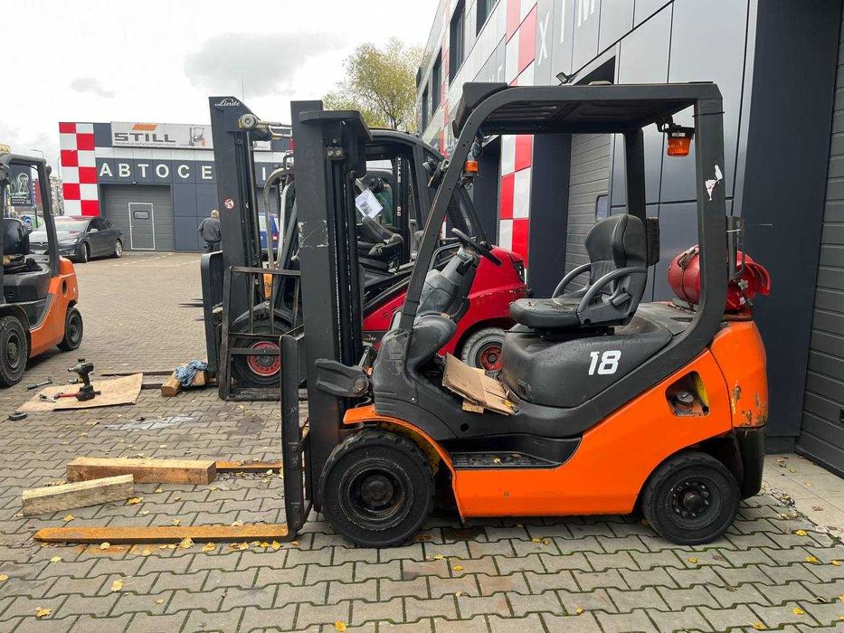 Навантажувач вилковий кара Komatsu FG15 газ 1.5т.