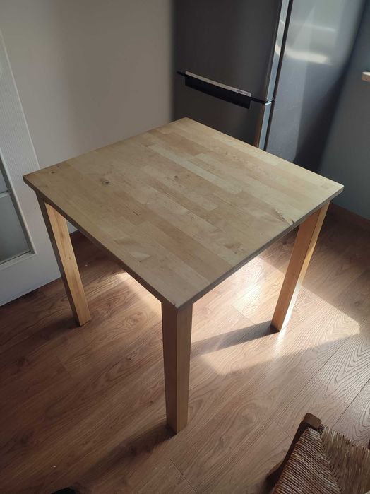 Stół drewniany kwadratowy Ikea