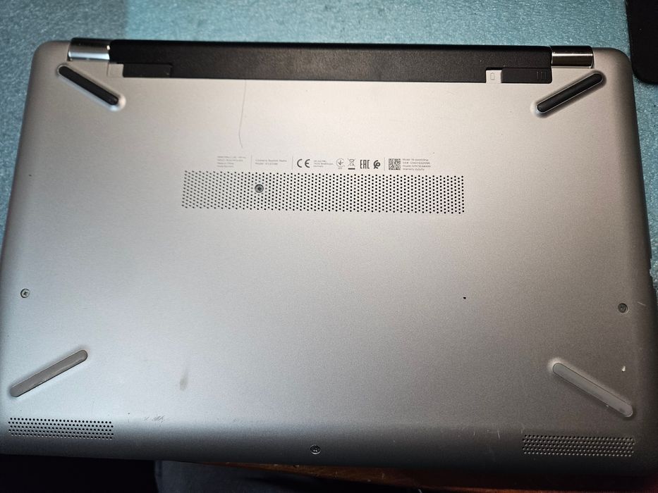 Hp 15-bs003np. I3-6006U.8gb ddr4.hdd 500gb.radeon R5 M330.