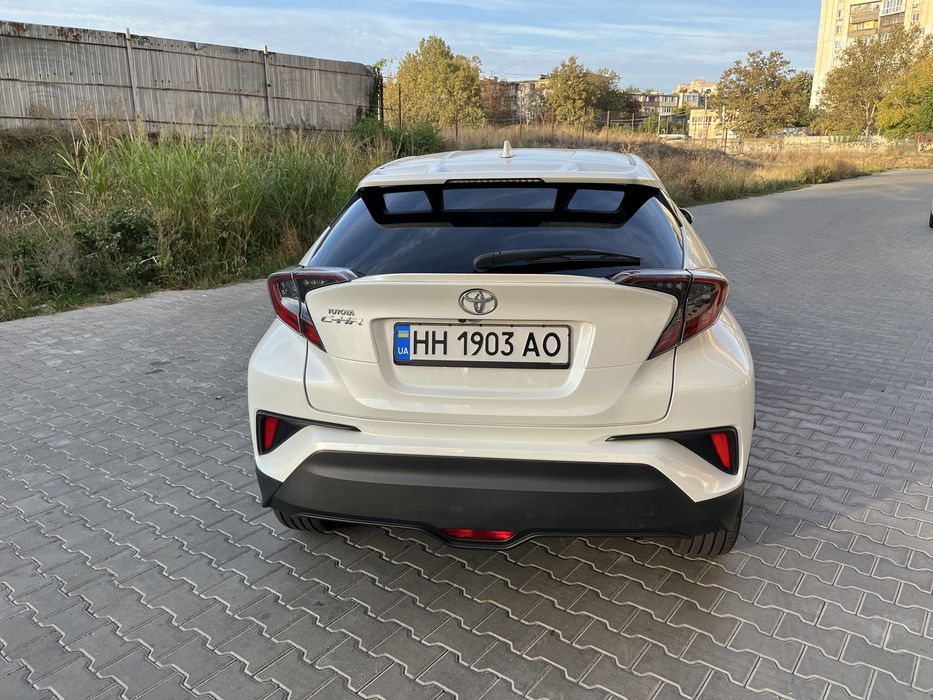 Toyota C-HR 2019 офіційна