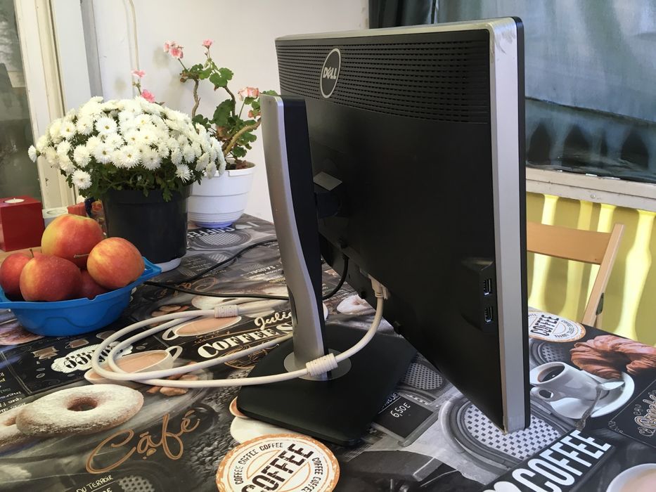 Монитор Dell 24"