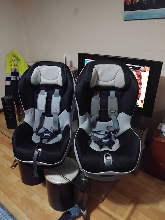 Cadeira de bebé  auto semi novas em bom preco para desocupar