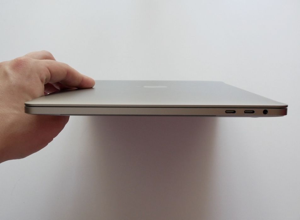 MacBook Pro 2019 | i5/8/256GB TouchBar