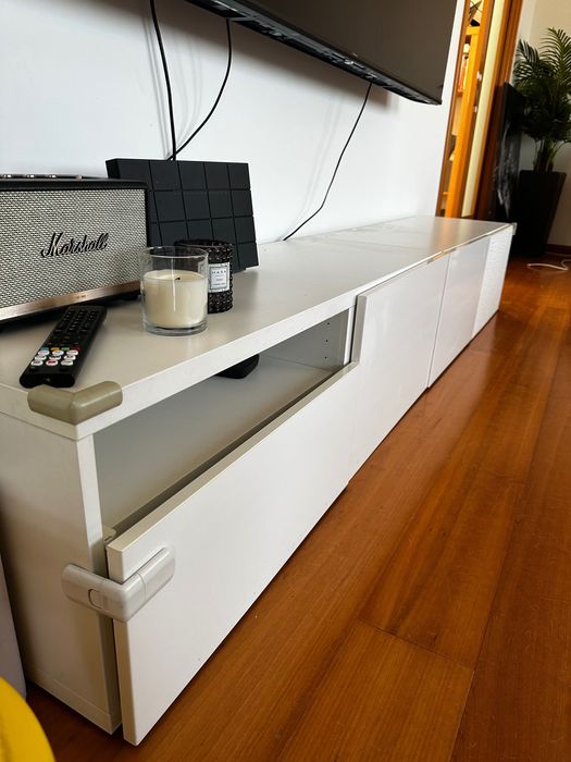Móvel de sala branco