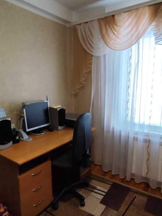 Продам 3-кімнатну квартиру у Шевченківському районі