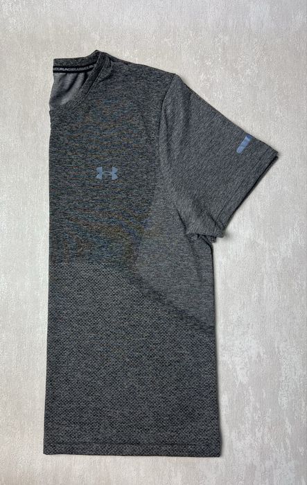 Футболки Under Armour UA SEAMLESS STRIDE SS
