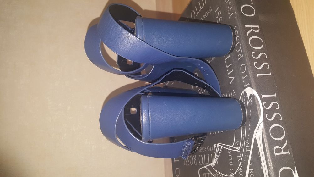 Босоножки Vitto Rossi кожа 38,5 - 39размер.
