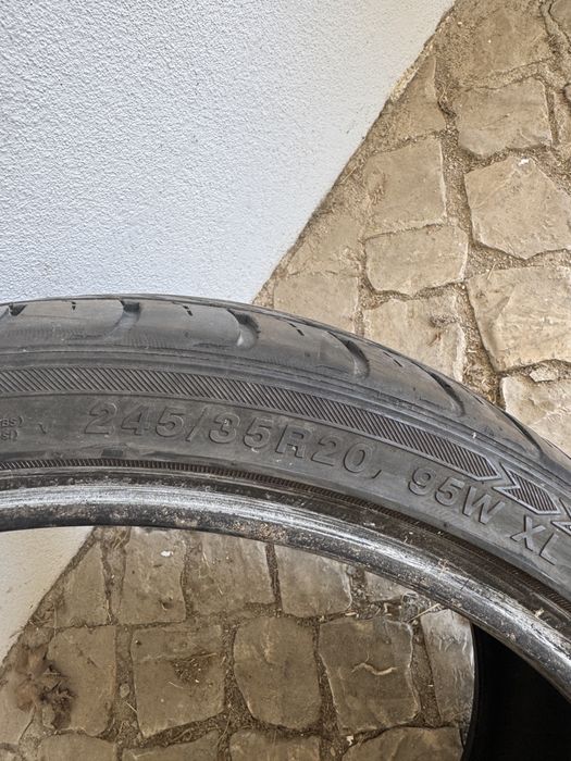 Pneus 20,  245/30/20