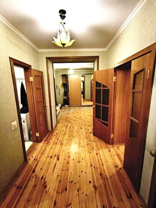 Двокімнатна 90 м², Соломянський р-н, 3 поверх — продається