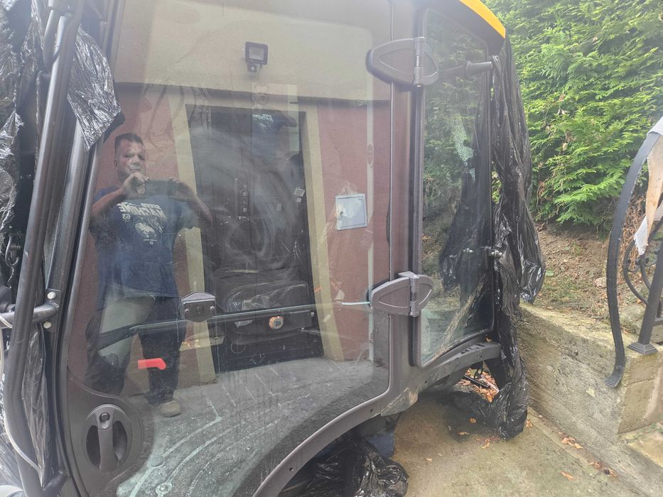 Kabina JCB koparko ładowarka