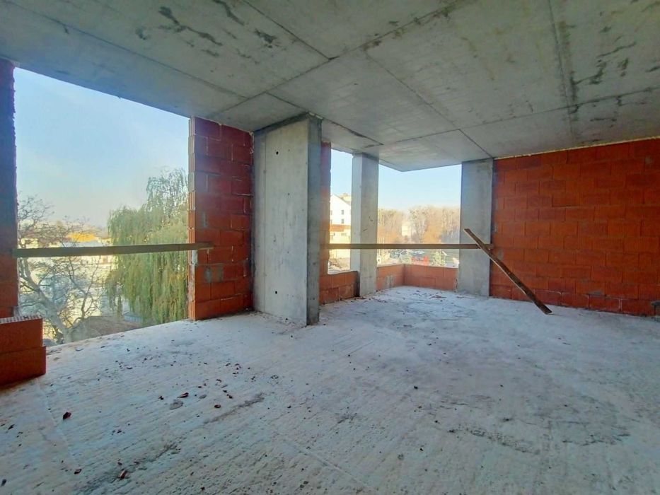 3 кімнатна квартира на Хоткевича - новобудова. Розтермінування