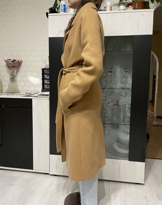 В ідеальному стані пальто українського бренду the lace, wool 80%