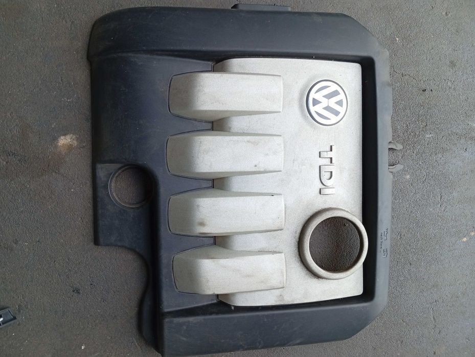 Pokrywa silnika Volkswagen Golf V