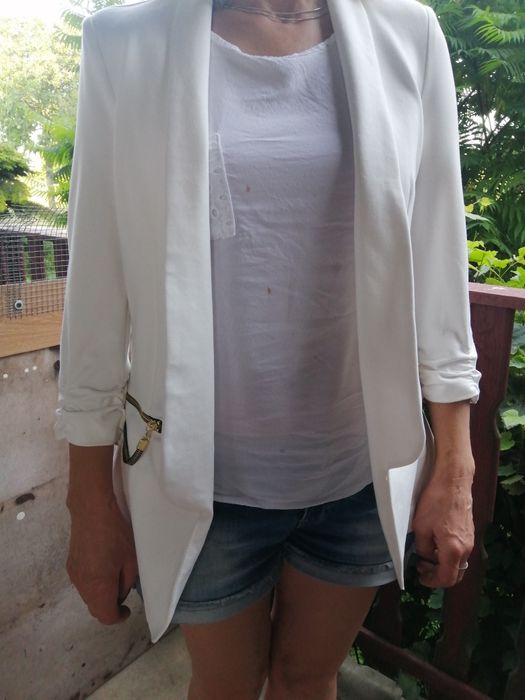 Strój garniturowy spodnie plus żakiet biel ekri