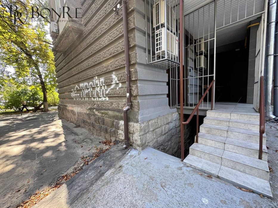 Оренда, Торгове, Фасад, пр-т Берестейский, 94м2. БЕЗ%