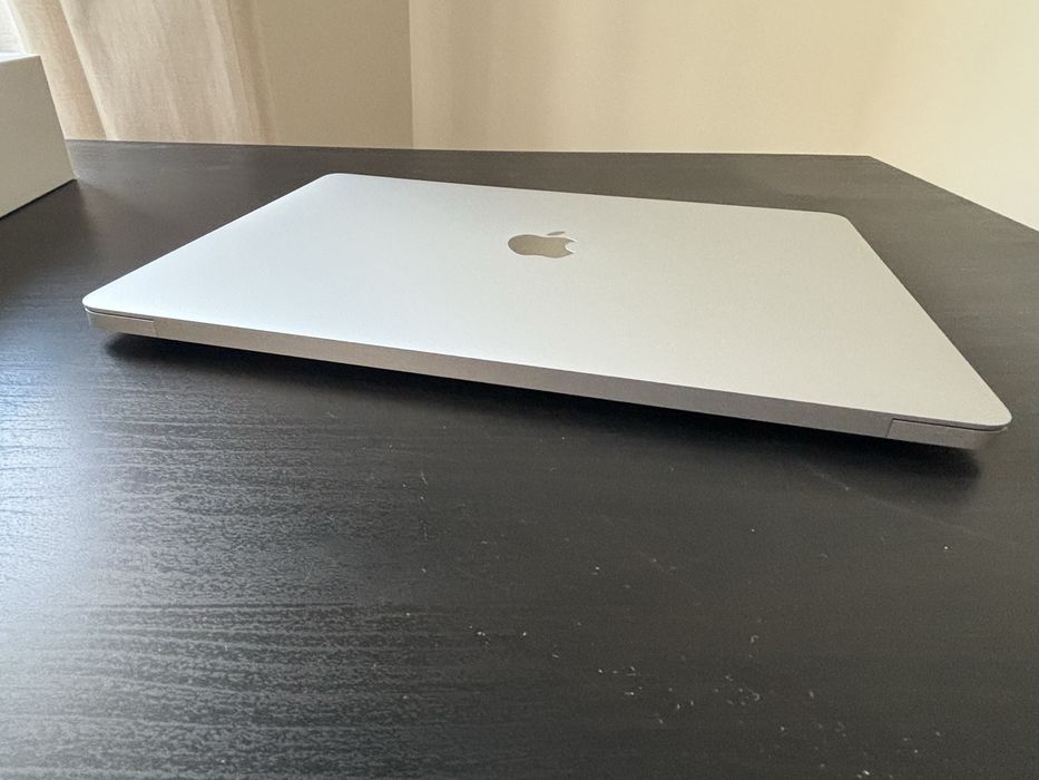 MacBook Air M1 8gb/256gb | Like New64563914854275123