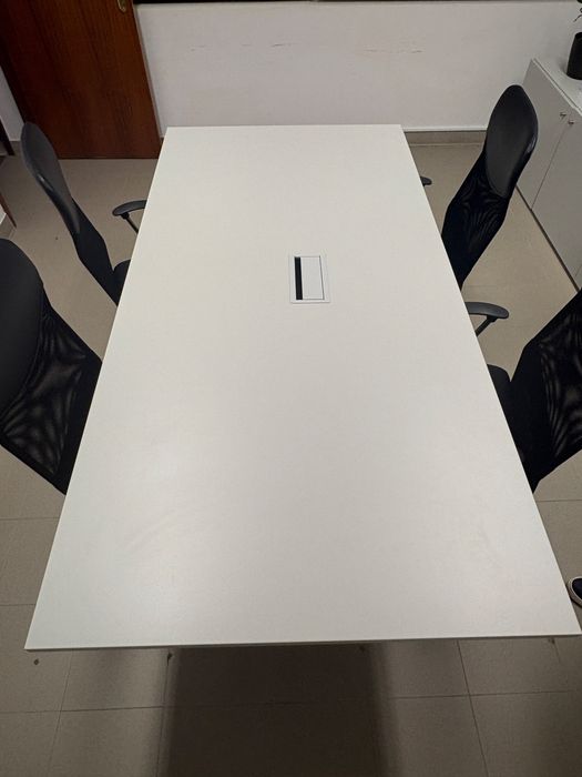 Mesa reuniao Haworth