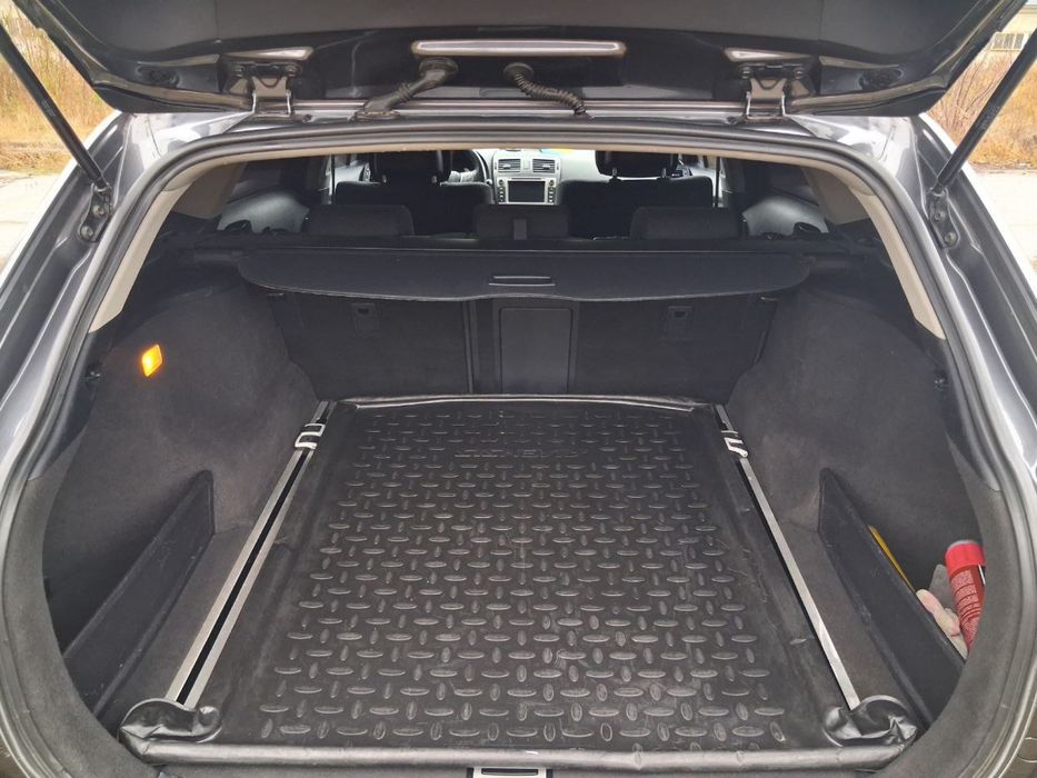 Продам тойота авенсіс