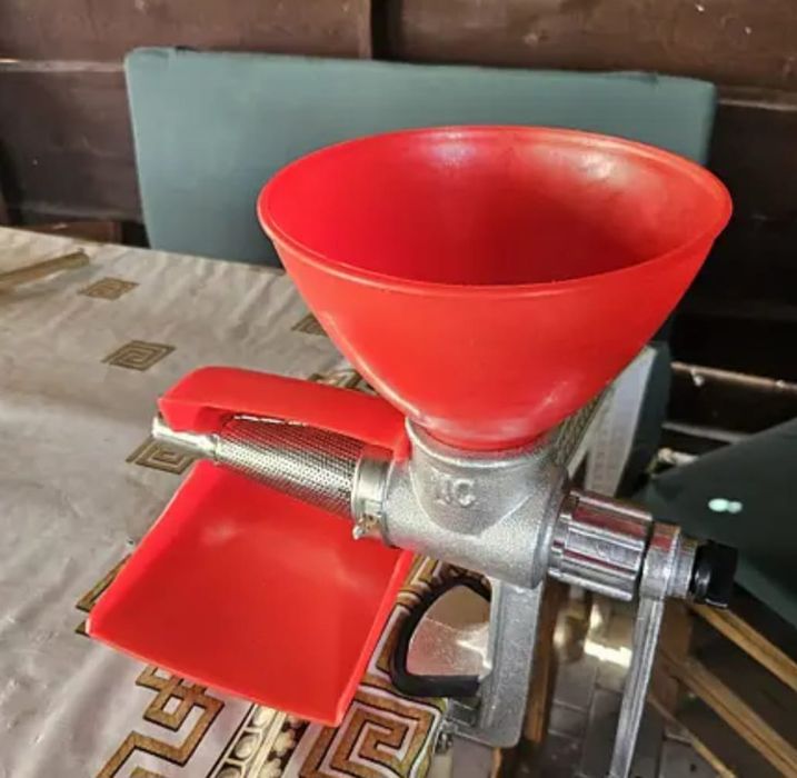 Ручная чугунная соковыжималка Мой сок