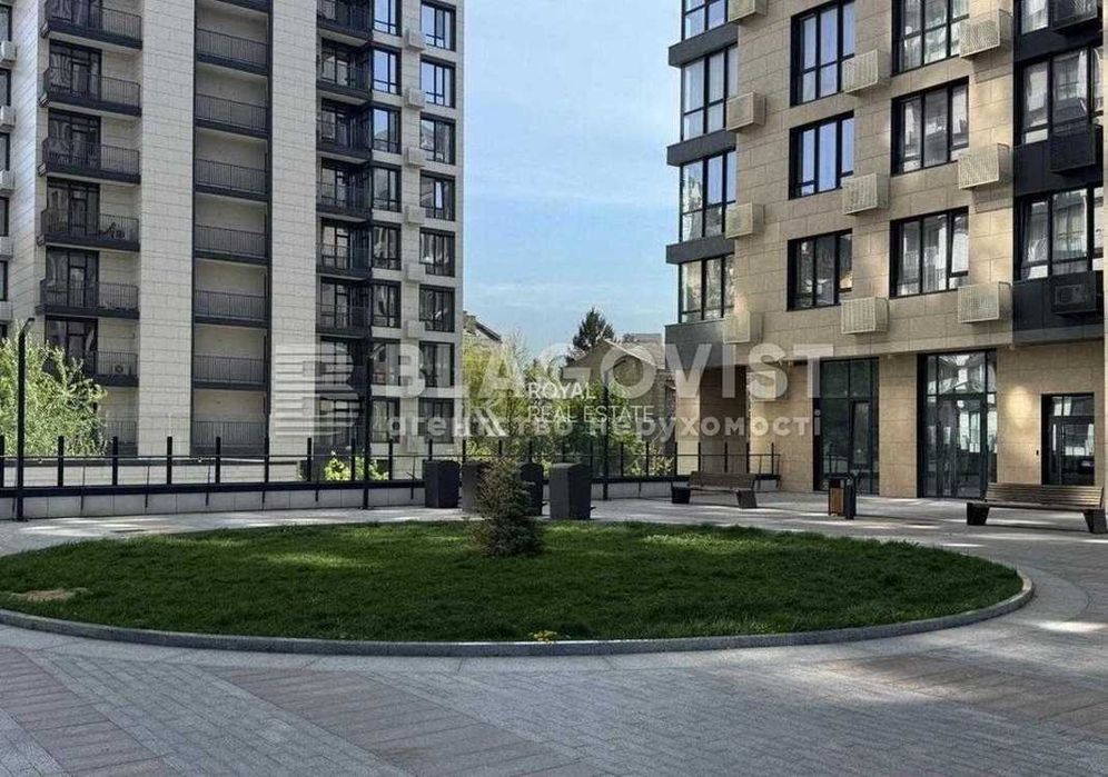 Вигідно! комерційне приміщення ЖК Ярославів .Град Золоті ворота. Центр