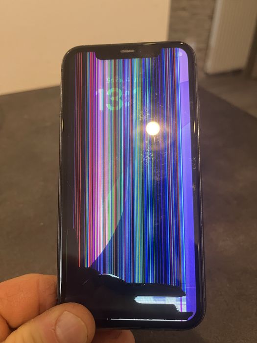 Iphone 11  wylogowany