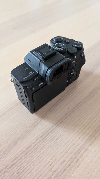 SONY A7S III - Com caixa e acessórios originais