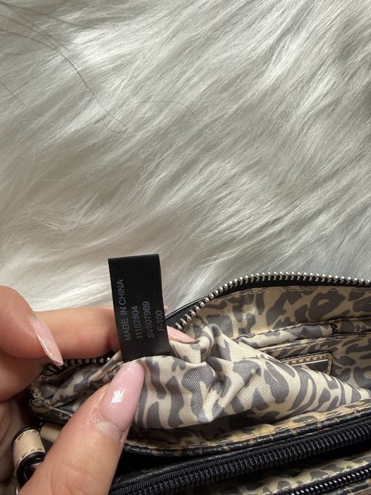 Guess torebka damska z monogramem na ramię do ręki Logo brązowa beżowa