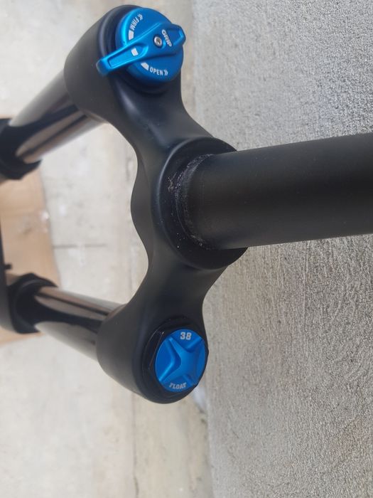 Вилка Fox 38 performance 27.5+ 29 Rock shox zeb