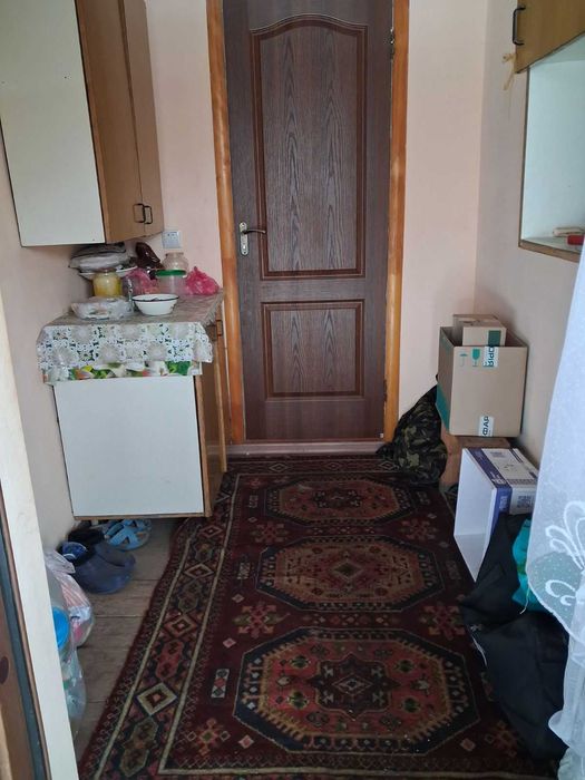 Продам частину будинку з окремим входом та землею